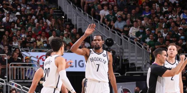  Manchester United新援处子球助球队绝杀 Everton  