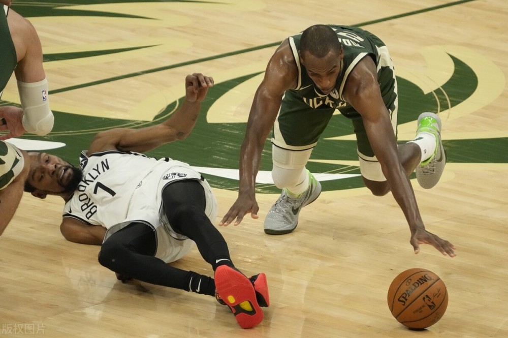  杜兰特复出砍40分篮网胜尼克斯  