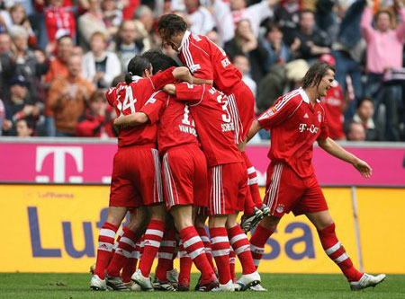  弗赖堡爆冷击败拜仁，终结卫冕冠军不败金身  